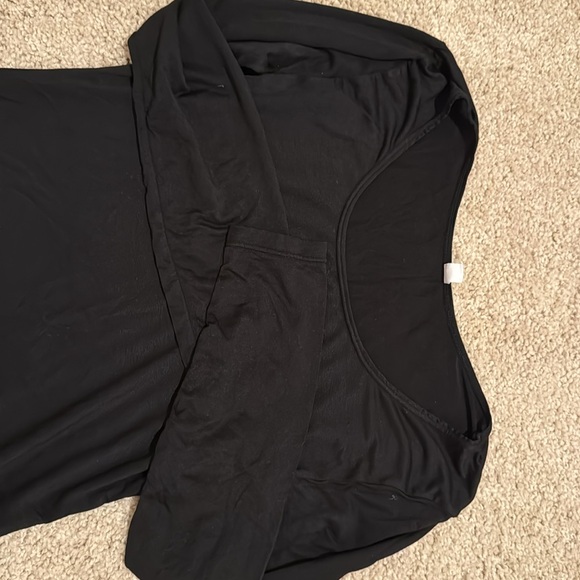 Soft black Uniqlo long sleeves blouse - Picture 3 of 5